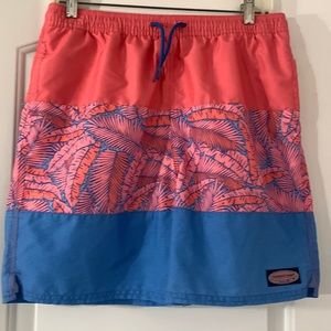 Boys Vineyard Vines swim trunks size XL 18